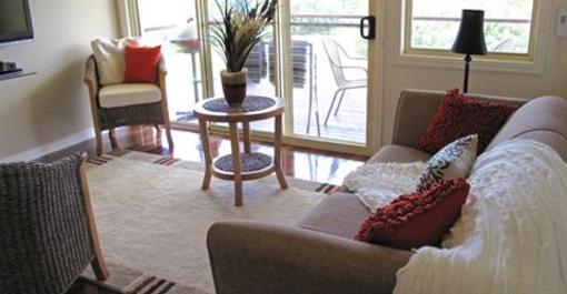 фото отеля Jacaranda Creek Farmstay & B&B