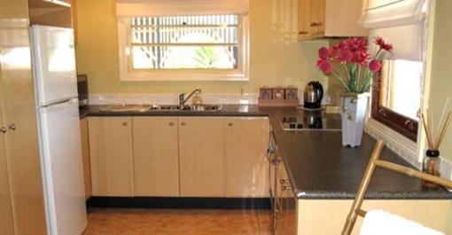фото отеля Jacaranda Creek Farmstay & B&B