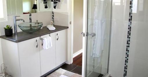 фото отеля Jacaranda Creek Farmstay & B&B