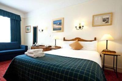 фото отеля Innkeeper's Lodge Woking
