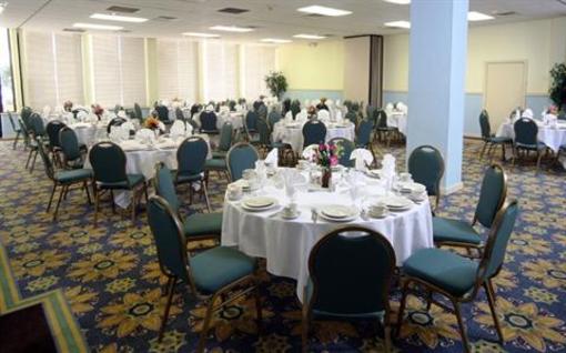 фото отеля Oceanside Inn and Suites