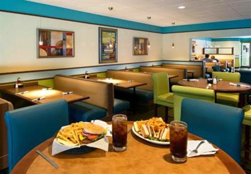 фото отеля Oceanside Inn and Suites