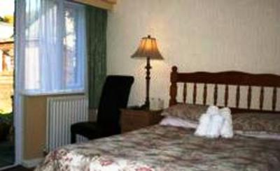 фото отеля Bluebird Lodge
