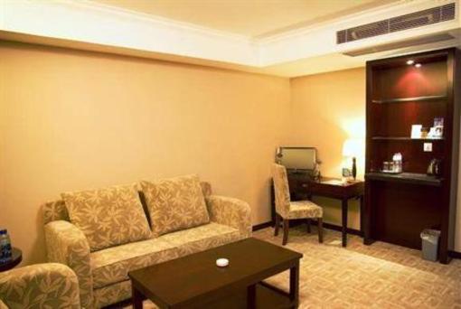 фото отеля Huaqiao Hotel Pinghu