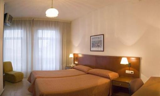 фото отеля Hostal La Salle