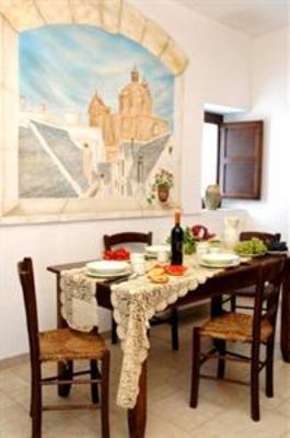 фото отеля Sotto Le Cummerse Hotel Locorotondo