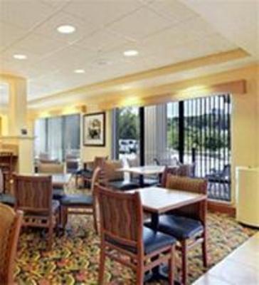фото отеля Hampton Inn Columbia (Missouri)