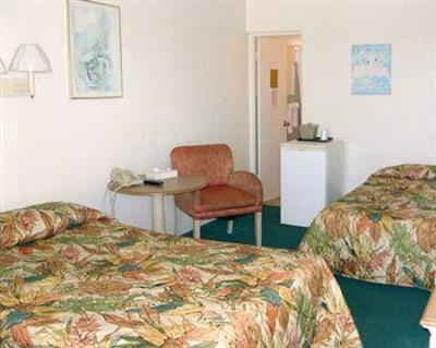 фото отеля Surfs Inn