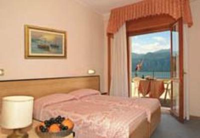 фото отеля Hotel Cristallo Malcesine