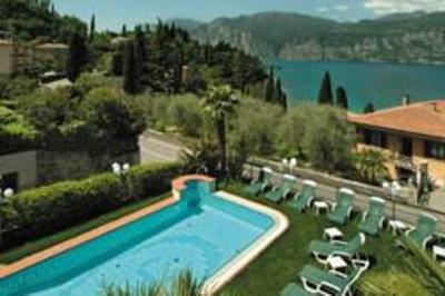фото отеля Hotel Cristallo Malcesine