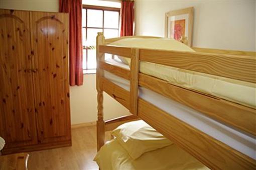 фото отеля Cherry Apartment Fivemiletown