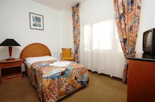фото отеля Chotol Hotel