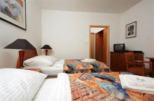 фото отеля Chotol Hotel