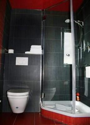 фото отеля Zwo Hotel And Restaurant