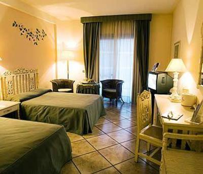 фото отеля Holiday Inn Resort Naples Castel Volturno