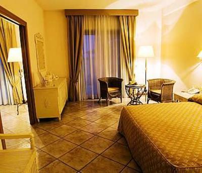 фото отеля Holiday Inn Resort Naples Castel Volturno