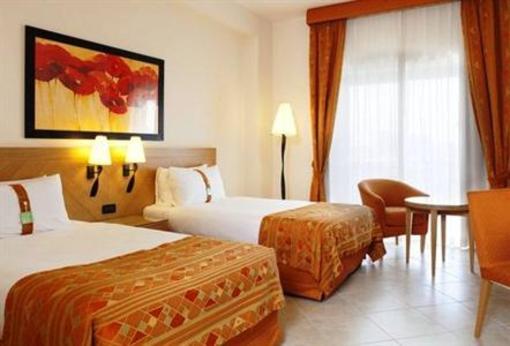 фото отеля Holiday Inn Resort Naples Castel Volturno