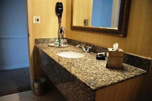 фото отеля Omni Newport News Hotel
