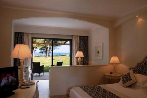 фото отеля Calalandrusa Beach Resort Guardavalle