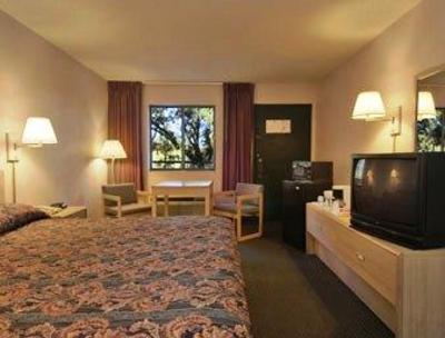 фото отеля Howard Johnson Express Inn Tallahassee