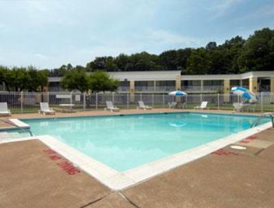 фото отеля Days Inn Fredericksburg North