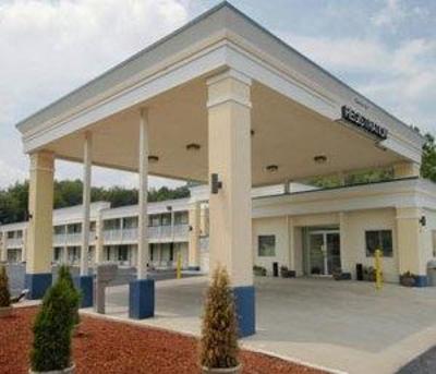 фото отеля Days Inn Fredericksburg North
