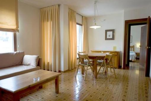 фото отеля Apartamentos Adelaida