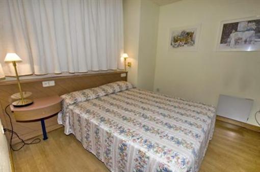фото отеля Apartamentos Adelaida
