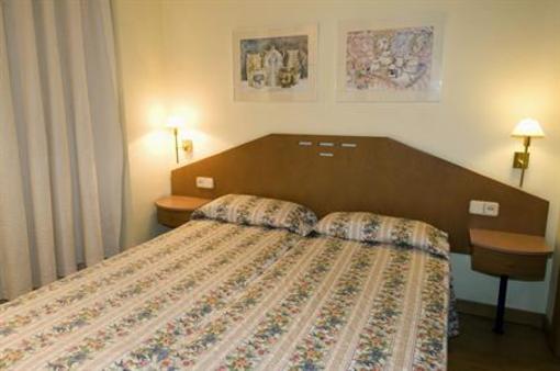 фото отеля Apartamentos Adelaida