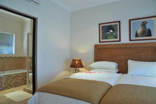 фото отеля Hoyohoyo Chartwell Lodge