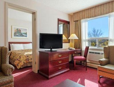 фото отеля Super 8 Lethbridge