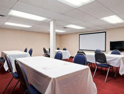 фото отеля Super 8 Lethbridge