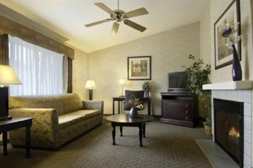 фото отеля Rosedale Inn Executive Suite