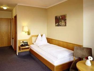 фото отеля Hotel Sonnenhof Dietzenbach