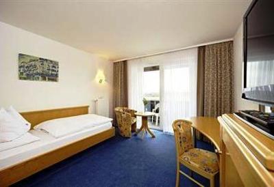 фото отеля Hotel Sonnenhof Dietzenbach