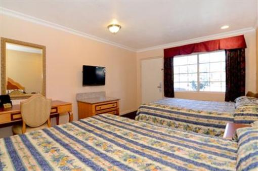 фото отеля Americas Best Value Inn Corona
