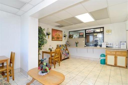 фото отеля Americas Best Value Inn Corona
