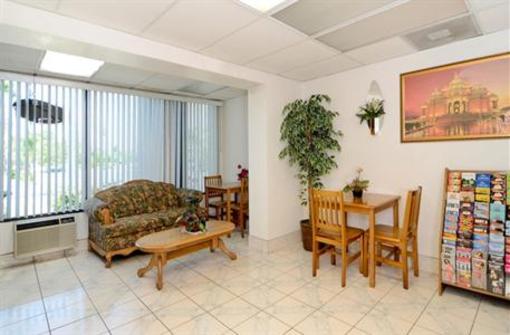 фото отеля Americas Best Value Inn Corona