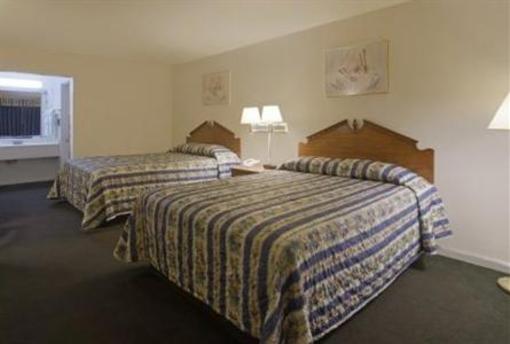 фото отеля Americas Best Value Inn Corona