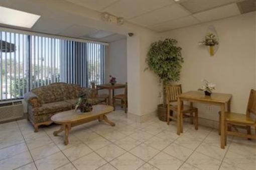 фото отеля Americas Best Value Inn Corona