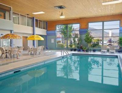 фото отеля Super 8 Motel Penticton
