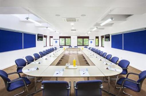 фото отеля Lane End Conference Centre