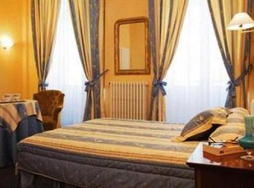 фото отеля Hotel d'Etigny Bagneres-de-Luchon