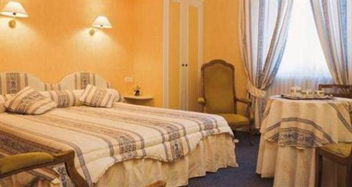 фото отеля Hotel d'Etigny Bagneres-de-Luchon