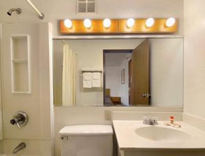 фото отеля Super 8 Motel Richmond Broad Street