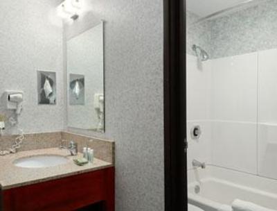 фото отеля Baymont Inn & Suites Naperville