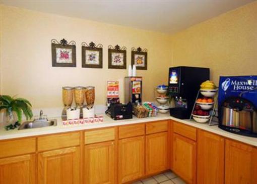 фото отеля Sleep Inn & Suites Near Ft. Bragg