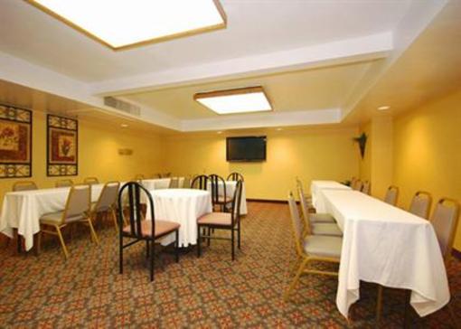 фото отеля Sleep Inn & Suites Near Ft. Bragg