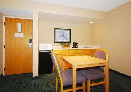 фото отеля Sleep Inn & Suites Near Ft. Bragg
