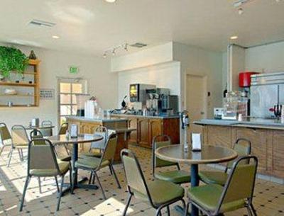 фото отеля Travelodge Bakersfield